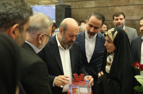 بازدید جناب آقای دهقان از غرفه پرسپولیس